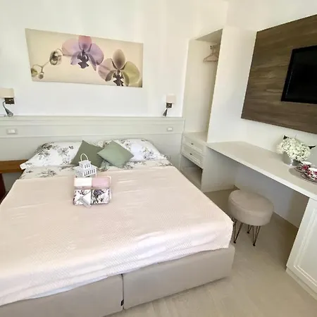 Bed and Breakfast Bellaisa Camaiore